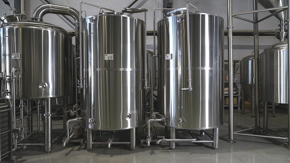 糖化設(shè)備中的熱水罐和冰水罐