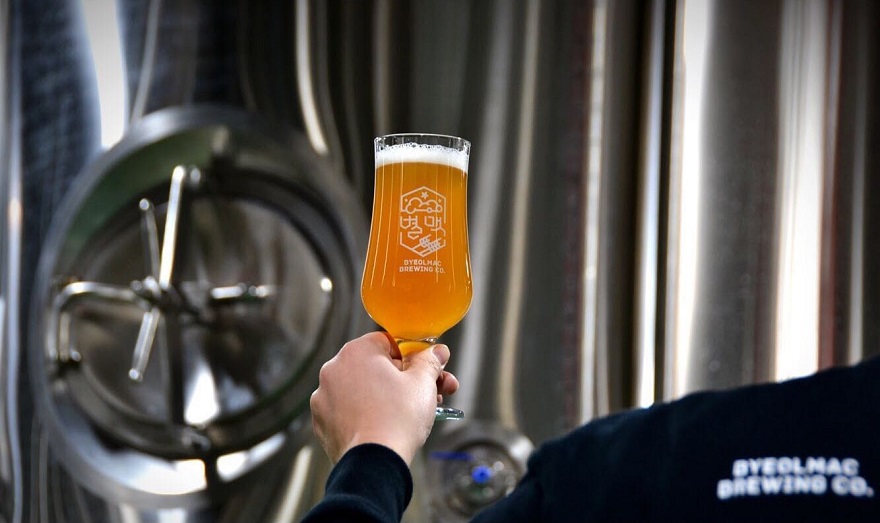 精釀啤酒設備之如何選擇合適的啤酒發(fā)酵罐？